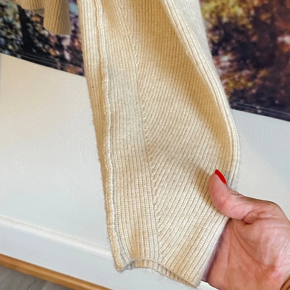 NWOT Free People Cream/oatmeal puff sleeve open back Knit Blouse sweater - Picture 3 of 10